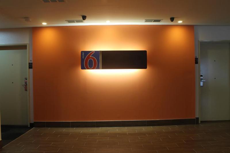 Motel 6-Atlanta, Ga - Downtown Bagian luar foto